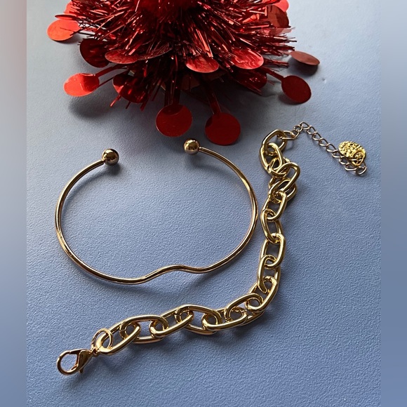 SALE..2 Bracelets. Paper Clip Bracelet and Gold Tone Cuff Bracelet. - Picture 4 of 5